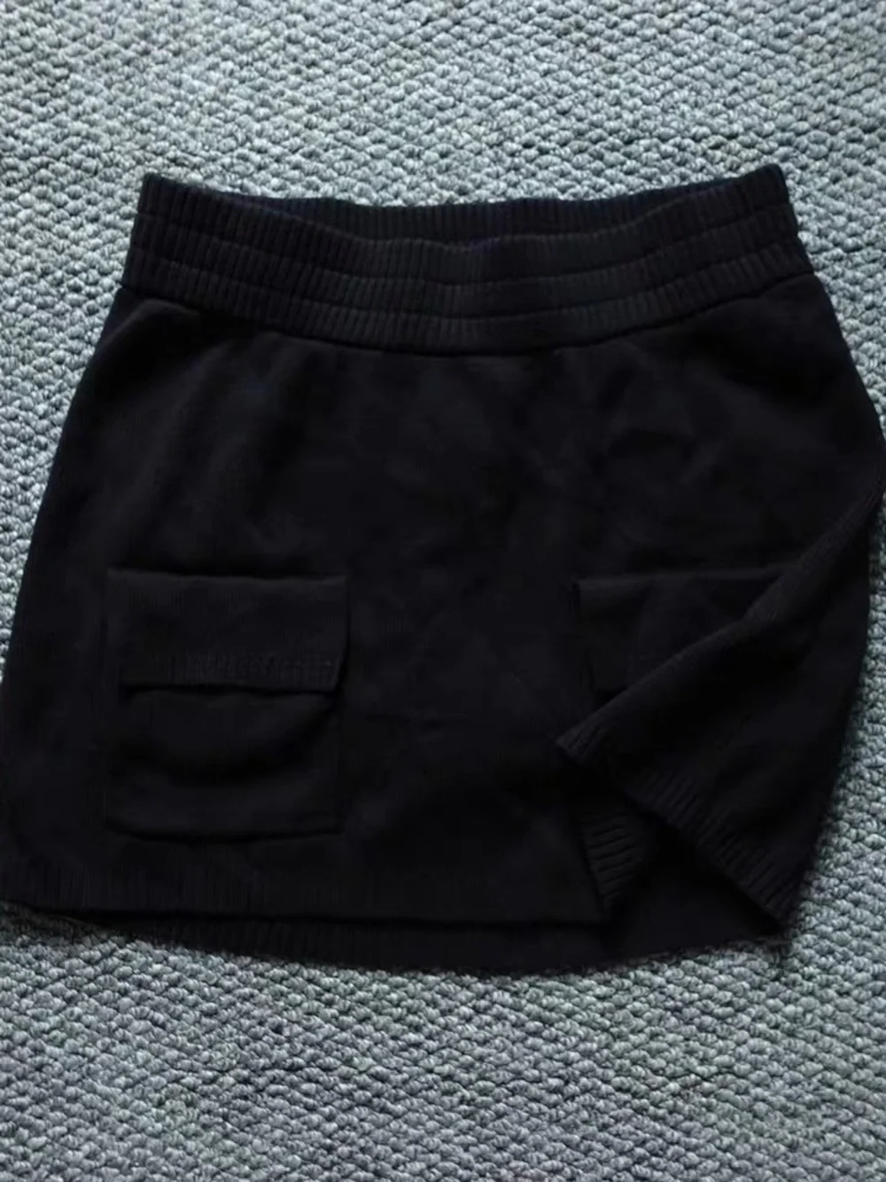 Alo Yoga Scholar Knit Cargo Skirt - black size S